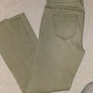 Super cute skinny jeans!